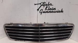 Used Grille Mercedes C-Klasse Price on request offered by Gebr.Klein Gunnewiek Ho.BV