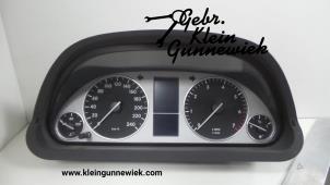 Gebrauchte Instrumentenbrett Mercedes B-Klasse Preis € 75,00 Margenregelung angeboten von Gebr.Klein Gunnewiek Ho.BV