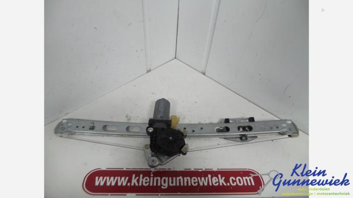 Usados Motor de ventanilla de puerta Mercedes ML-Klasse Precio € 28,00 Norma de margen ofrecido por Klein Gunnewiek Autodemontage & Motorentechniek