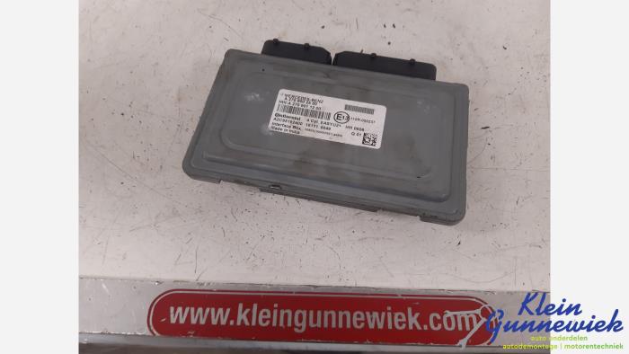Używane Modul LPG Mercedes B-Klasse Cena € 350,00 Procedura marży oferowane przez Klein Gunnewiek Autodemontage & Motorentechniek