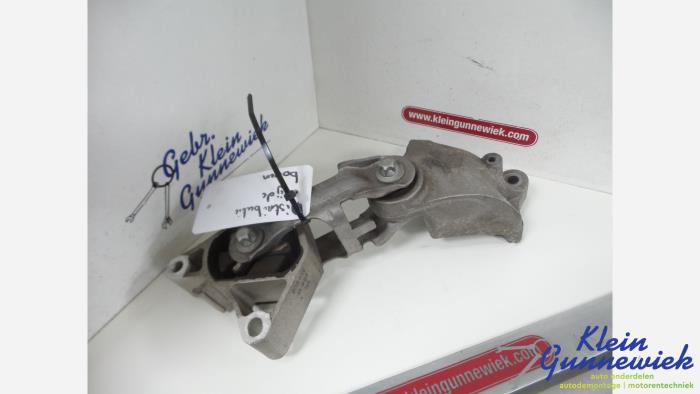 Used Engine mount Mercedes CLA Price € 20,00 Margin scheme offered by Klein Gunnewiek Autodemontage & Motorentechniek