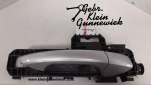 Używane Uchwyt drzwi prawych tylnych wersja 4-drzwiowa Mercedes ML-Klasse Cena € 35,00 Procedura marży oferowane przez Gebr.Klein Gunnewiek Ho.BV