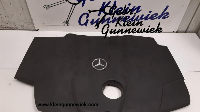 Plaque de protection moteur d'un Mercedes C-Klasse 2015