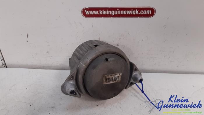 Gebrauchte Motorlager Mercedes E-Klasse Preis € 33,00 Margenregelung angeboten von Klein Gunnewiek Autodemontage & Motorentechniek