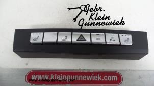 Używane Przelacznik swiatel awaryjnych Mercedes E-Klasse Cena na żądanie oferowane przez Gebr.Klein Gunnewiek Ho.BV