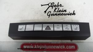 Używane Przelacznik swiatel awaryjnych Mercedes E-Klasse Cena na żądanie oferowane przez Gebr.Klein Gunnewiek Ho.BV