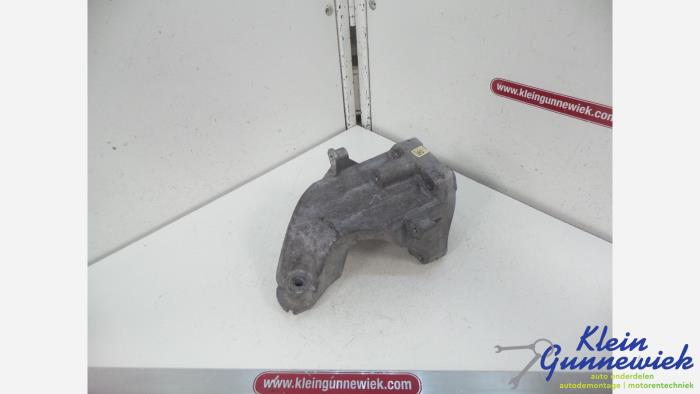 Used Engine mount Mercedes C-Klasse Price € 18,00 Margin scheme offered by Klein Gunnewiek Autodemontage & Motorentechniek