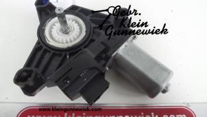 Używane Silnik szyby drzwiowej Mercedes ML-Klasse Cena € 45,00 Procedura marży oferowane przez Gebr.Klein Gunnewiek Ho.BV