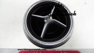 Usados Rejilla de aire de salpicadero Mercedes CLA Precio de solicitud ofrecido por Gebr.Klein Gunnewiek Ho.BV