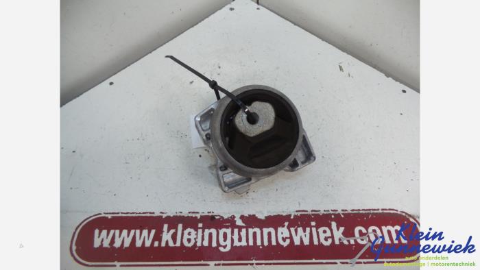 Used Engine mount Mercedes B-Klasse Price € 20,00 Margin scheme offered by Klein Gunnewiek Autodemontage & Motorentechniek