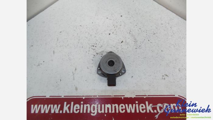 Begagnade Kamaxelsensor Mercedes C-Klasse Pris € 20,00 Marginaltabell erbjuds av Klein Gunnewiek Autodemontage & Motorentechniek