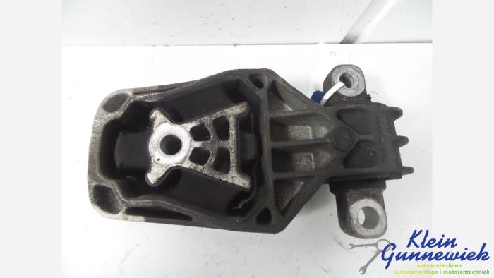 Used Engine mount Mercedes A-Klasse Price € 25,00 Margin scheme offered by Klein Gunnewiek Autodemontage & Motorentechniek
