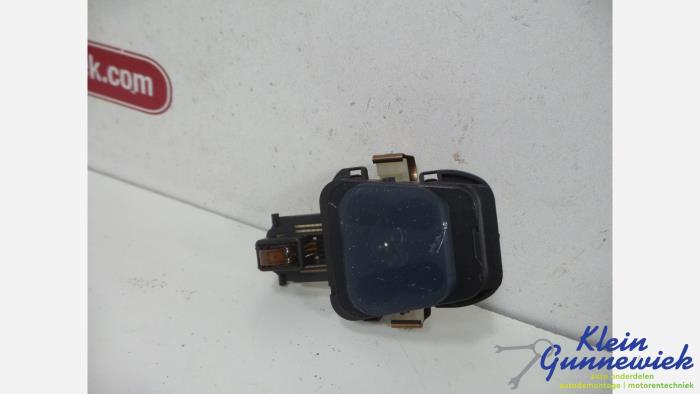 Begagnade Regnsensor Mercedes C-Klasse Pris € 42,00 Marginaltabell erbjuds av Klein Gunnewiek Autodemontage & Motorentechniek