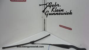 Used Front wiper arm Mercedes C-Klasse Price € 20,00 Margin scheme offered by Gebr.Klein Gunnewiek Ho.BV