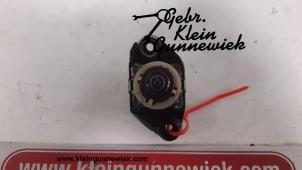 Używane Kamera lusterka prawego Mercedes E-Klasse Cena € 175,00 Procedura marży oferowane przez Gebr.Klein Gunnewiek Ho.BV