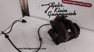 Used Rear brake calliper, right Mercedes E-Klasse Price € 55,00 Margin scheme offered by Gebr.Klein Gunnewiek Ho.BV