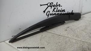 Used Rear wiper arm Mercedes B-Klasse Price on request offered by Gebr.Klein Gunnewiek Ho.BV