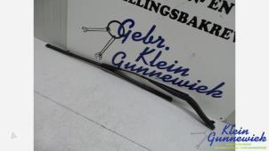 Usados Brazo delantero de limpiaparabrisas Mercedes ML-Klasse Precio € 20,00 Norma de margen ofrecido por Klein Gunnewiek Autodemontage & Motorentechniek