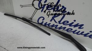 Used Front wiper arm Mercedes C-Klasse Price on request offered by Gebr.Klein Gunnewiek Ho.BV