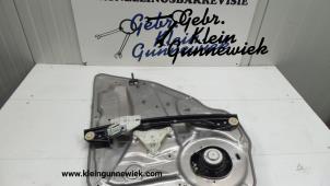 Usagé Mécanique vitre 4portes arrière gauche Mercedes C-Klasse Prix € 30,00 Règlement à la marge proposé par Gebr.Klein Gunnewiek Ho.BV