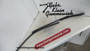 Used Front wiper arm Mercedes C-Klasse Price € 25,00 Margin scheme offered by Gebr.Klein Gunnewiek Ho.BV