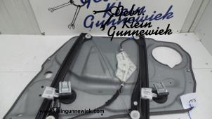 Gebrauchte Fenstermechanik 4-türig links vorne Mercedes A-Klasse Preis auf Anfrage angeboten von Gebr.Klein Gunnewiek Ho.BV