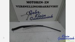 Usados Brazo delantero de limpiaparabrisas Mercedes ML-Klasse Precio € 15,00 Norma de margen ofrecido por Klein Gunnewiek Autodemontage & Motorentechniek