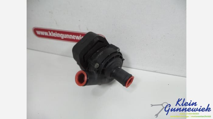 Begagnade Vattenpump Mercedes E-Klasse Pris € 22,00 Marginaltabell erbjuds av Klein Gunnewiek Autodemontage & Motorentechniek