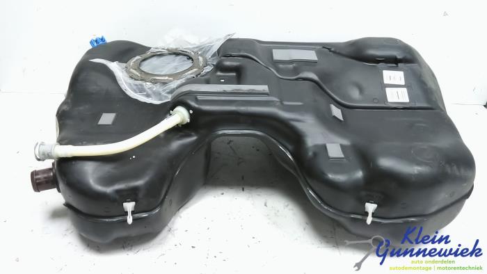 Begagnade Tank Mercedes A-Klasse Pris € 165,00 Marginaltabell erbjuds av Klein Gunnewiek Autodemontage & Motorentechniek