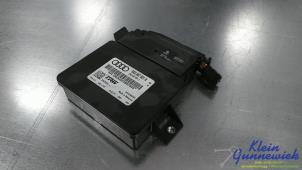 Usados Módulo de freno de mano Audi A4 Precio € 45,00 Norma de margen ofrecido por Klein Gunnewiek Autodemontage & Motorentechniek