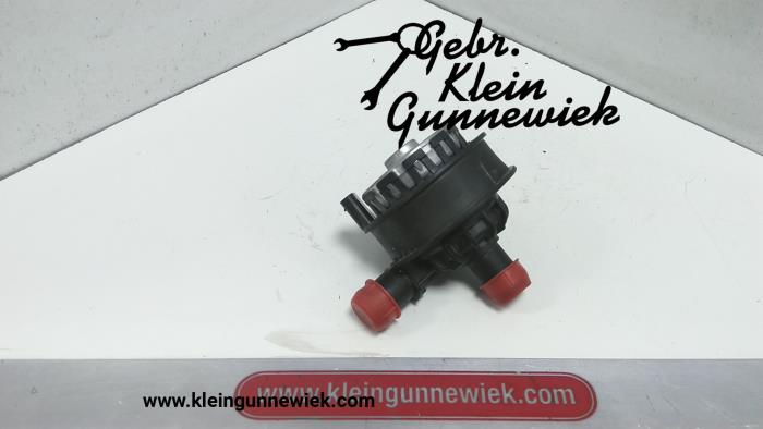 Water pump from a Volkswagen Caddy 2022