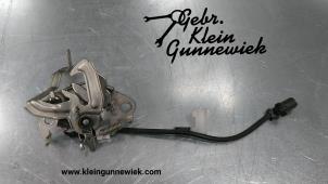 Used Bonnet lock mechanism Toyota Aygo Price € 25,00 Margin scheme offered by Gebr.Klein Gunnewiek Ho.BV