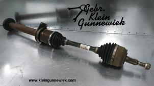 Gebrauchte Antriebswelle rechts vorne Volkswagen Transporter Preis € 160,00 Margenregelung angeboten von Gebr.Klein Gunnewiek Ho.BV
