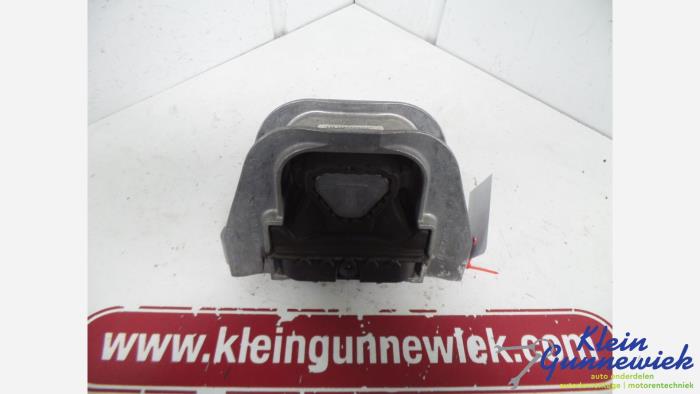 Used Engine mount Volkswagen E-Up Price € 25,00 Margin scheme offered by Klein Gunnewiek Autodemontage & Motorentechniek