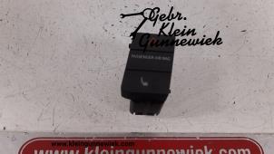 Używane Przelacznik swiatel awaryjnych Volkswagen E-Up Cena € 15,00 Procedura marży oferowane przez Gebr.Klein Gunnewiek Ho.BV