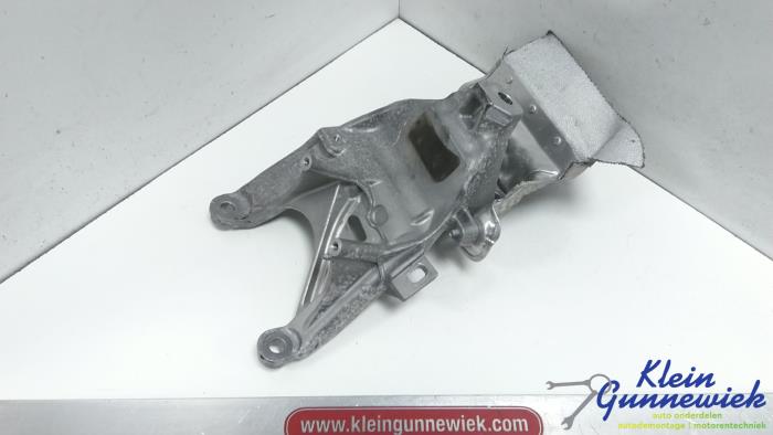Used Engine mount Audi A4 Price € 30,00 Margin scheme offered by Klein Gunnewiek Autodemontage & Motorentechniek