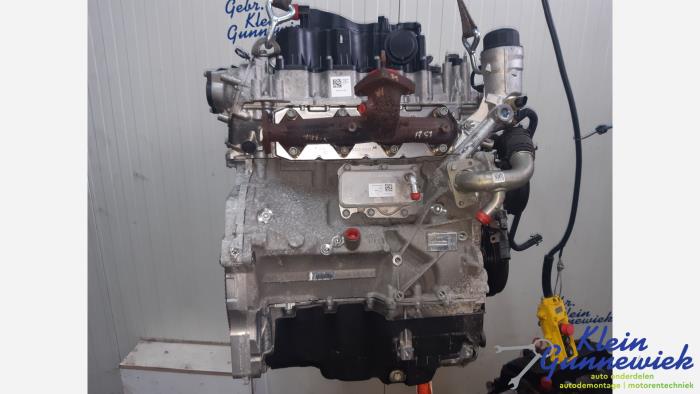 Motor van een Landrover Range Rover 2020