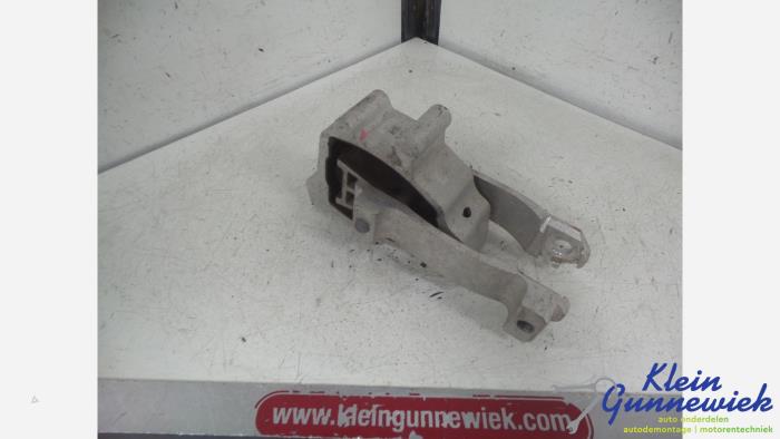 Used Engine mount Landrover Range Rover Price € 40,00 Margin scheme offered by Klein Gunnewiek Autodemontage & Motorentechniek