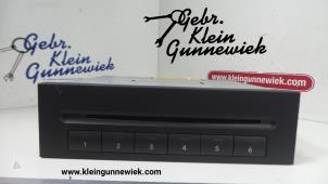 Używane Zmieniarka CD Mercedes R280 Cena € 65,00 Procedura marży oferowane przez Gebr.Klein Gunnewiek Ho.BV