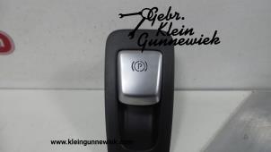 Używane Przelacznik hamulca postojowego Mercedes GLC-Klasse Cena € 25,00 Procedura marży oferowane przez Gebr.Klein Gunnewiek Ho.BV