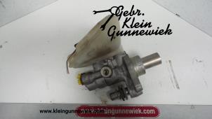 Used Master cylinder Mercedes S-Klasse Price on request offered by Gebr.Klein Gunnewiek Ho.BV