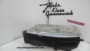 Gebrauchte Luftfiltergehäuse Mercedes SLK Preis auf Anfrage angeboten von Gebr.Klein Gunnewiek Ho.BV