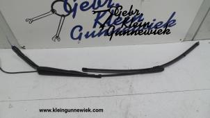 Used Front wiper arm Mercedes Sprinter Price on request offered by Gebr.Klein Gunnewiek Ho.BV