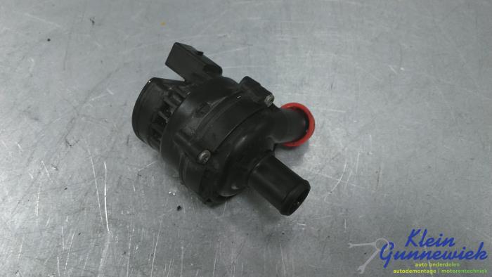 Begagnade Vattenpump Mercedes GLC-Klasse Pris € 22,00 Marginaltabell erbjuds av Klein Gunnewiek Autodemontage & Motorentechniek