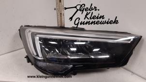 Used Headlight, right Opel Crossland X Price € 150,00 Margin scheme offered by Gebr.Klein Gunnewiek Ho.BV