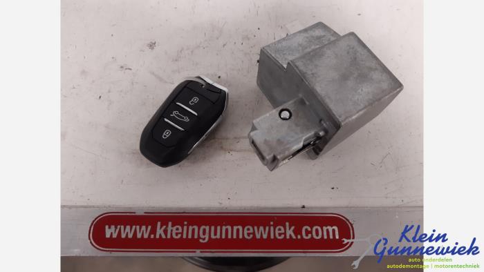 Używane Immobilizer Opel Crossland X Cena € 67,00 Procedura marży oferowane przez Klein Gunnewiek Autodemontage & Motorentechniek