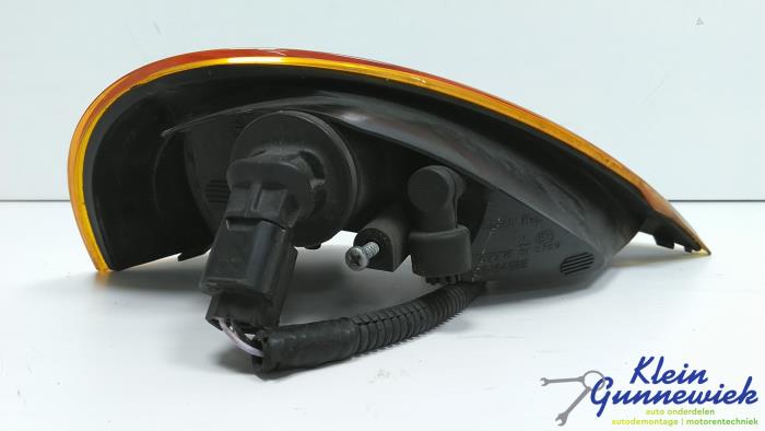 Używane Kierunkowskaz lewy Renault Modus Cena € 15,00 Procedura marży oferowane przez Klein Gunnewiek Autodemontage & Motorentechniek