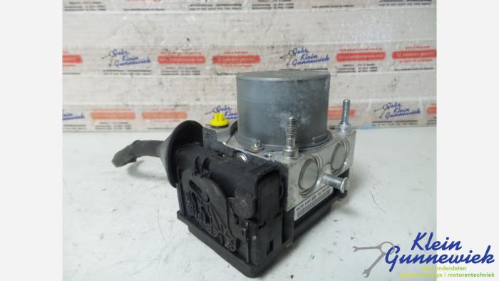 Begagnade ABS-pump Renault Modus Pris € 15,00 Marginaltabell erbjuds av Klein Gunnewiek Autodemontage & Motorentechniek