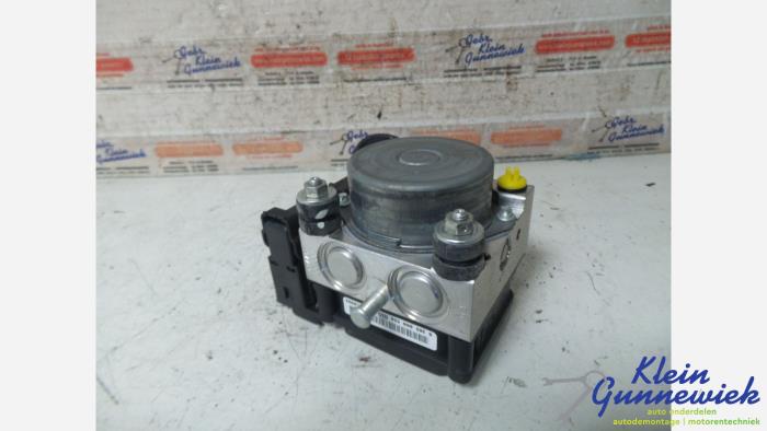 Begagnade ABS-pump Renault Modus Pris € 15,00 Marginaltabell erbjuds av Klein Gunnewiek Autodemontage & Motorentechniek