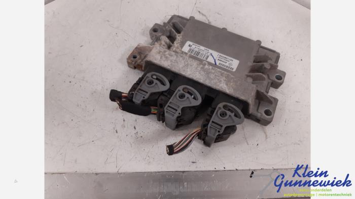 Gebrauchte EinspritzSteuergerät Renault Modus Preis € 59,00 Margenregelung angeboten von Klein Gunnewiek Autodemontage & Motorentechniek